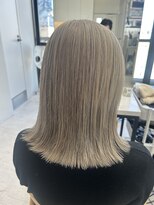 ビューナゴヤ 名駅(VIEW NAGOYA)&nbsp;外ハネレイヤー/ホワイトベージュ/くびれヘア/ブリーチ