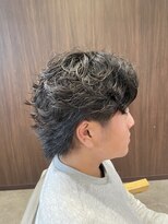 ビスポーク(BESPOKE)&nbsp;春らしい軽やかさ♪フェザーパーマウルフ