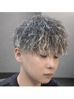 ウィスカーズ(Whiskers)&nbsp;スキンフェード×ツイストスパイラル×メッシュ