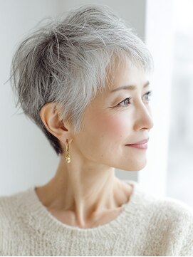 ビフィーノ リルネ(Bifino Rilune) 60代グレーベージュショート