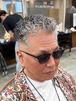 ルースト 南堀江店(ROOST)&nbsp;刈り上げセンターパート/波巻きツイストスパイラル/南堀江