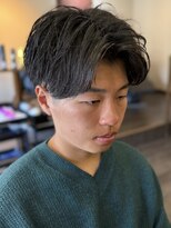 クラッキ ヘアークリエイション(CRAQUE hair creation)&nbsp;毛流れが映えるセンターパート×アップバングメンズスタイル