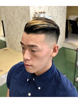 タケシズバーバー(BARBER) メッシュ73スキンフェード