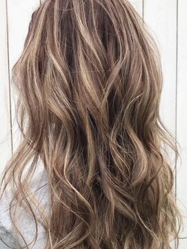 ロミー(Romy) ミルクティーハイライトカラー【Romy高円寺】