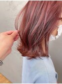 ピンクベージュ