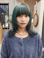テトヘアー(teto hair) ミディアムレイヤーグリーンデザインカラー