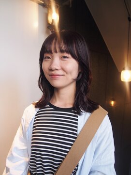 テテ ニコ(tete nico) ピンクブラウンともみあげワンポイント〇