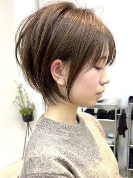 ラフ 新宿(Laff) 大人おしゃれ女子ウルフヘア20代30代40代50代丸みショートボブ