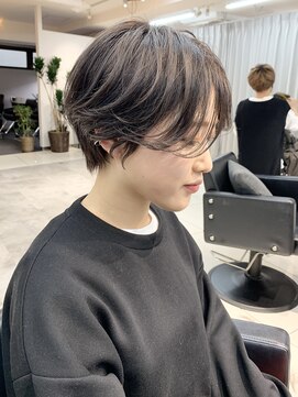 ヴェイン 渋谷(vain) 暗髪ハンサムショート　グレージュ