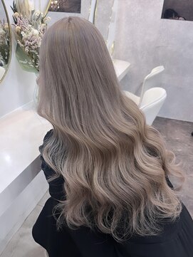 ラビス(Lovis) セミディ/シアーカラー/魅力倍増カール/ダークアッシュ