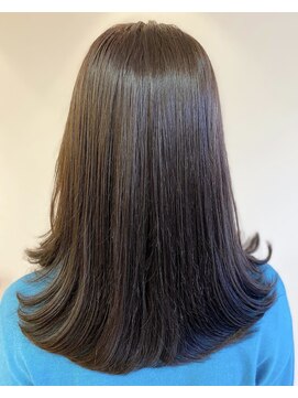 ピエスプリヴェ(PIECE PRIVE) 艶髪ストレートスタイル