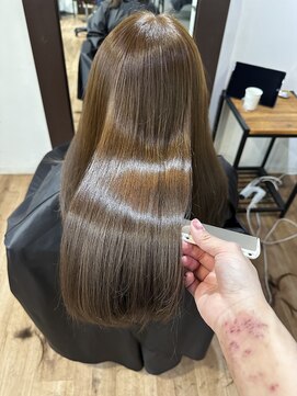 オルクドゥ(Orque deux) レイヤーカット髪質改善大人美人透明感ベージュカラー