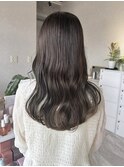 オリーブグレージュ