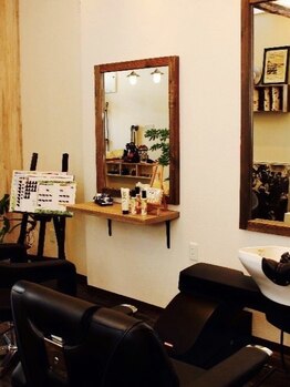 仕事も遊びも、この顔で◇ON/OFFどちらも決まるスタイルへ。