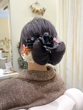 ロイヤルヘアー(ROYAL HAIR) 成人式リボンヘアアレンジ￥5000～