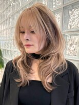 サンクプロジェクト(cinq PROJECT)&nbsp;小顔見せミディアムレイヤー×ミルクティーベージュ＊