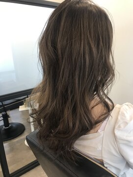 アールサロン アオヤマ(Rr SALON AOYAMA) プラチナミネコラカラーカット