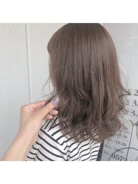 シン(SHIN) グレージュ