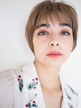 ピズム(PISM) ジェンダーレスイメチェンショート/フォギーベージュ