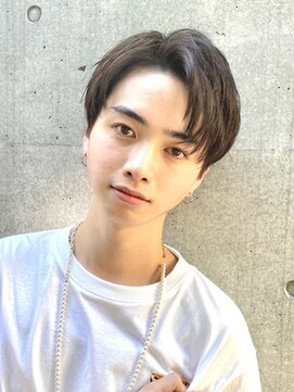 ブルーダー(Bruder) マッシュ　コンマバング　ツーブロック　韓流ヘア