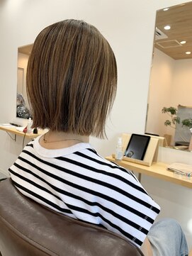 バウム(baum) 大人カジュアル　ラフな外ハネボブスタイル