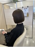 切りっぱなしボブ×透明感カーキグレージュ