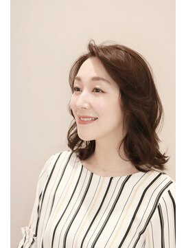 アンベリールフルー(EMBELLIR fleur) 華やかパーマ