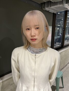 リム(LIM) ホワイトブロンド+もみ上げカラー