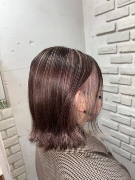 ビランチェ 池袋(bilancia) 桜ピンクハイライト×インナーカラー/外ハネボブ