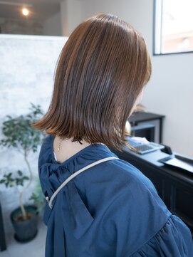 ウルト(ult) オリーブベージュ外はね結べる切りっぱしボブ