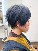 ショートボブ/アシメトリー/ハイライト/コバルトブルー/40代ヘア