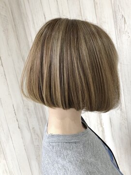 シア(sia) ハイライトボブ