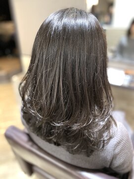 ダンディゾン ブルー 神楽坂(Dans Dix ans bleu) 【Dans Dix ans】愛され小顔に見せるヘアスタイルは…顔回り勝負