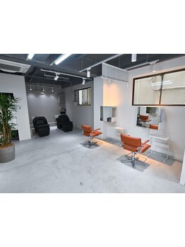 familyで通える人気サロン＊キッズ～シニアまで幅広い方々に対応♪落ち着いた空間で緊張せずに通えるサロン