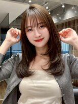 ファルベ(Farbe)&nbsp;黒髪　クラゲヘアー　オリーブグレー　小顔　ココアベージュ