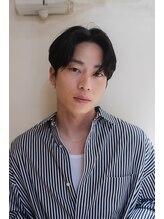 大人でおしゃれにガラッと変わるメンズパーマ