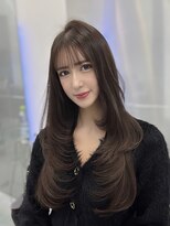 ロムーク 表参道(LOMKH)&nbsp;小顔ロングレイヤーカット顔周り春グレージュカラー透明感カラー