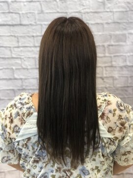 ミーティア バイ クアトロ(Meteor By QUATRO) ツヤサラストレートスタイル