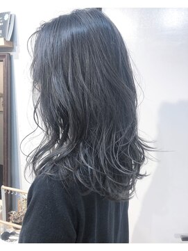 ヘアーアンドアトリエ マール(Hair&Atelier Marl) 【Marl】ブルーブラックカラーの外国人風セミディ♪