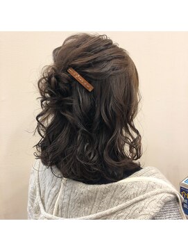 シェルフィ アピタ長久手店 ハーフアップarrange