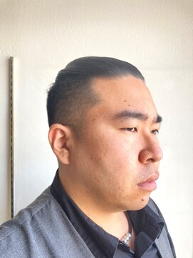 リネアロッサ スキンフェードマンバンヘアー