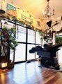 マーメイドヘアー(MERMAID HAIR) リバーサイドのシャンプー台隣には水槽が二層♪