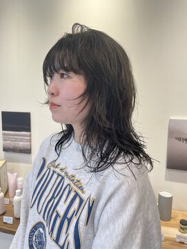 エミュ(emu) ミディアムウルフパーマ