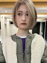 エイチ(H) xブリーチ/イメチェン/ホワイトブロンド/外ハネボブ/美髪/