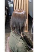 切りっぱなしボブ×オリーブベージュ