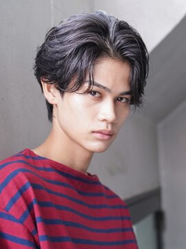 カライング(ing) スーツ短髪ツーブロック束感モテる黒髪シークレットパーマ流行