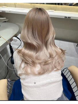 ロンドルピナス 小倉(Lond Lupinus) ミディアムレイヤーカット/似合わせカット/大人ガーリー/20代