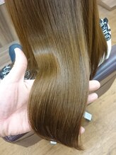 サロンドブイフォー(Salon de Vfour)