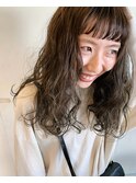 眉上バングとふわふわロング◎杉浦 恵