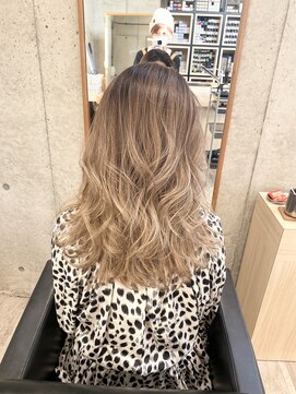 ヘアメイク ゼロ(0) ホワイトバレイヤージュ